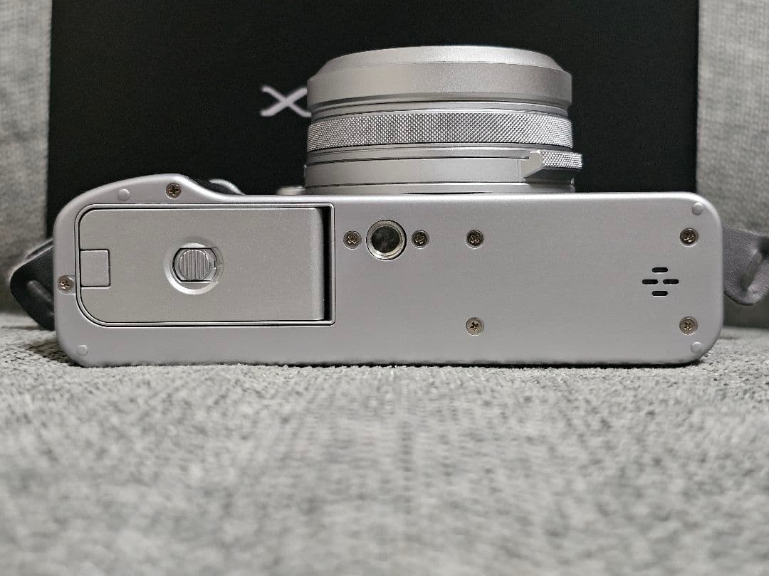 富士フイルム X100Ⅵ シルバー 1年保証付き