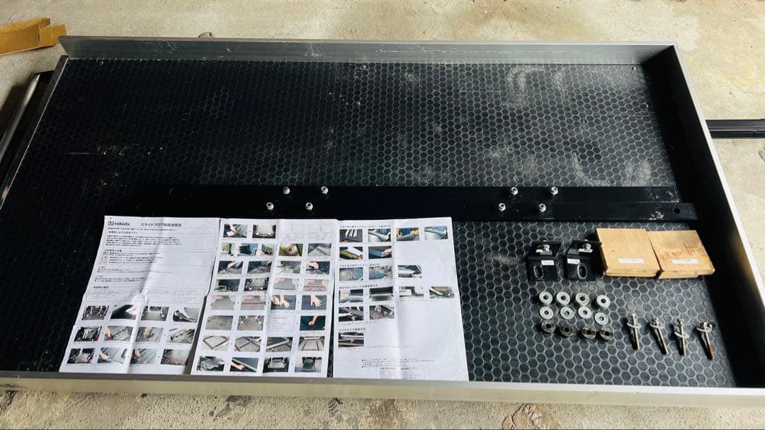【愛知発引取限定】ハイエース200系標準ボディ用ユーアイビークル☆スライドフロア