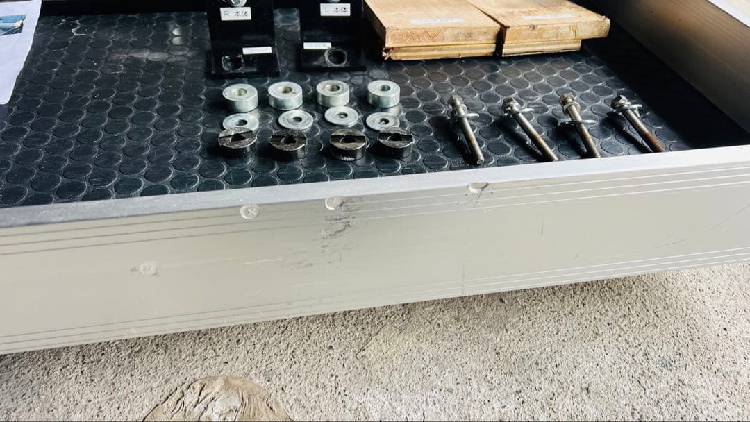 【愛知発引取限定】ハイエース200系標準ボディ用ユーアイビークル☆スライドフロア