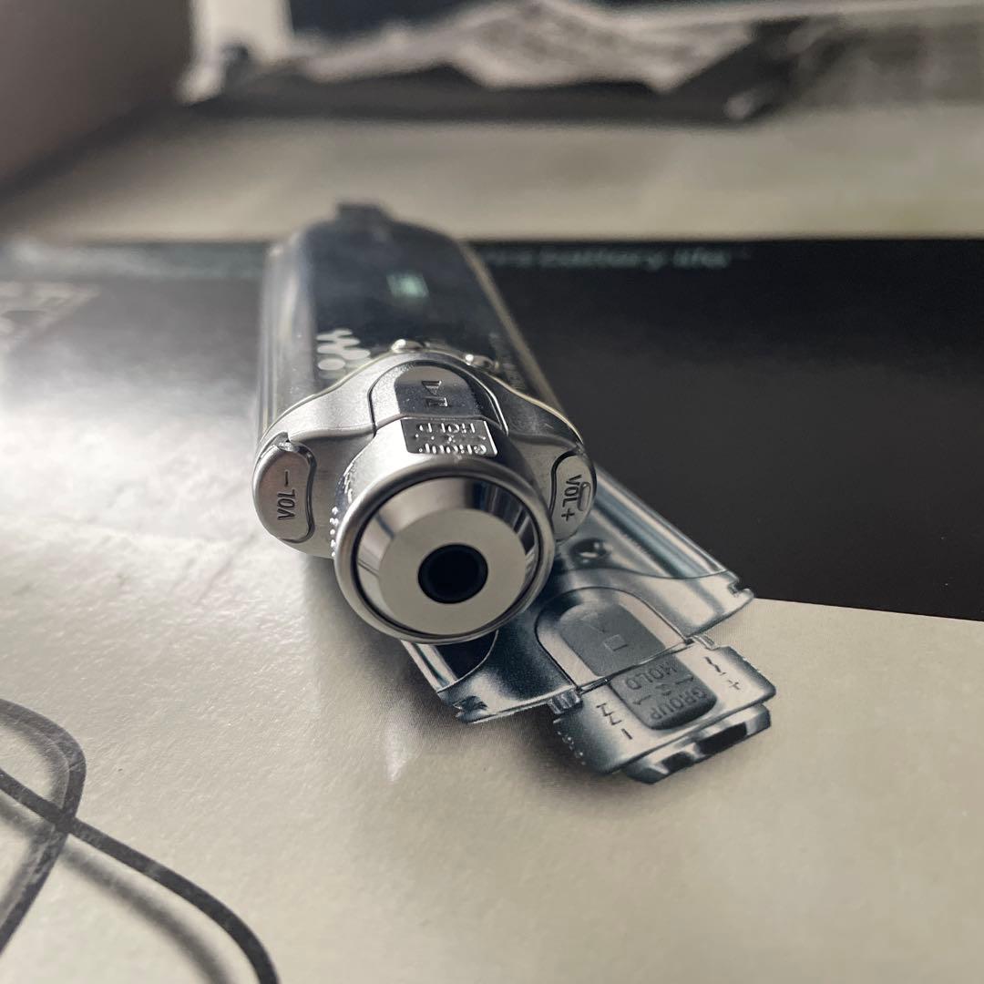 SONYウォークマンNW-E405香水瓶