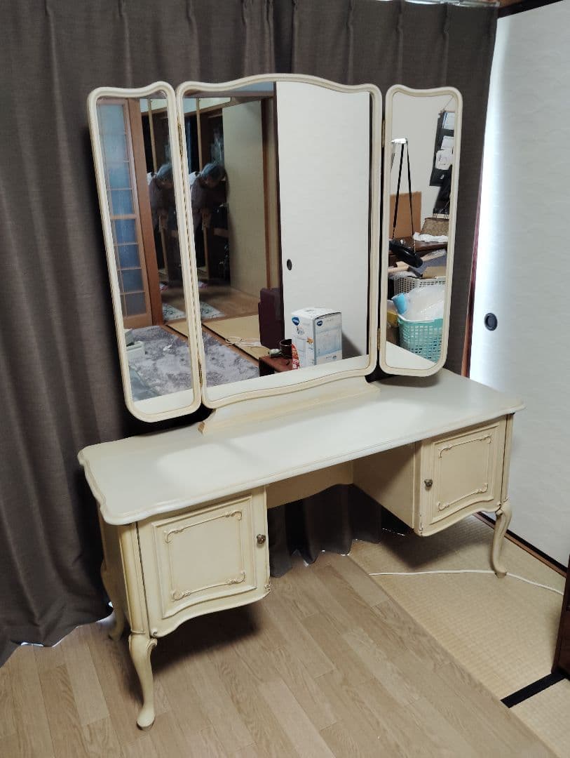 高級家具メーカー　鏡台①　アンティーク