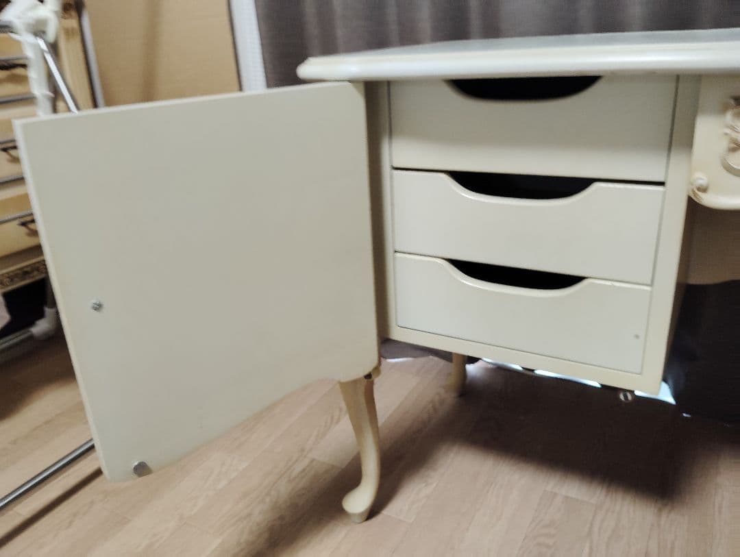 高級家具メーカー　鏡台①　アンティーク