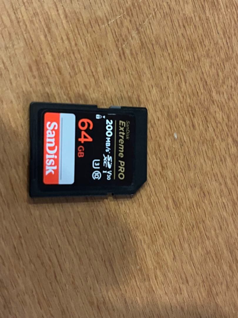 LUMIX G100D ボディ、頻度少、付属品有、バッテリー x 2、フィルム付