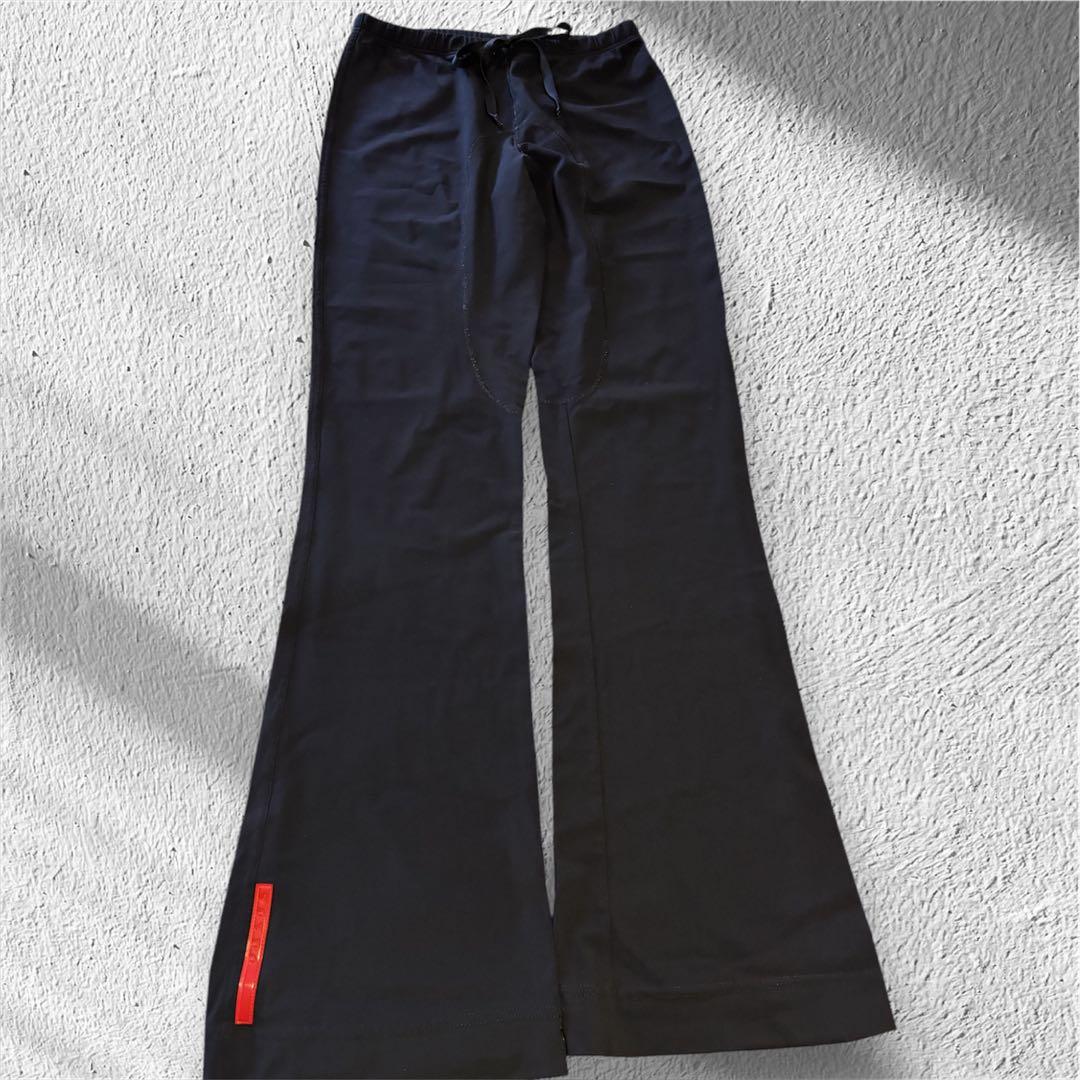 PRADA sport フレアナイロンパンツ 黒 ストレッチ　値下げ