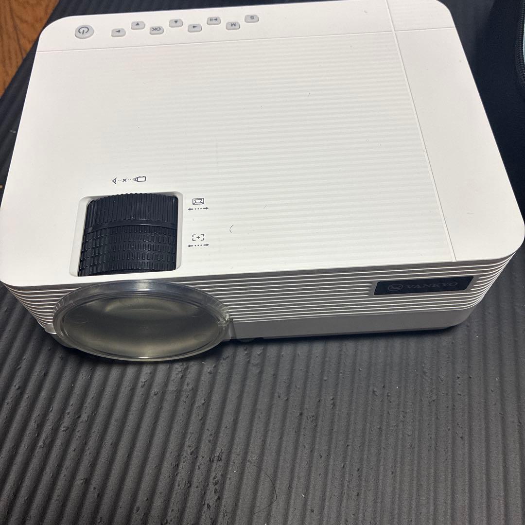 VANKYO プロジェクター 本体 キャリングケース付