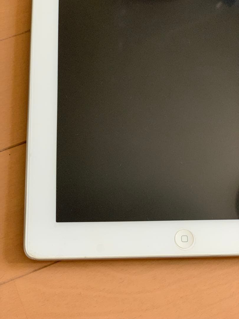 【Apple】ipad wi-fi 即使用可能 シルバー 32G充電ケーブル付き