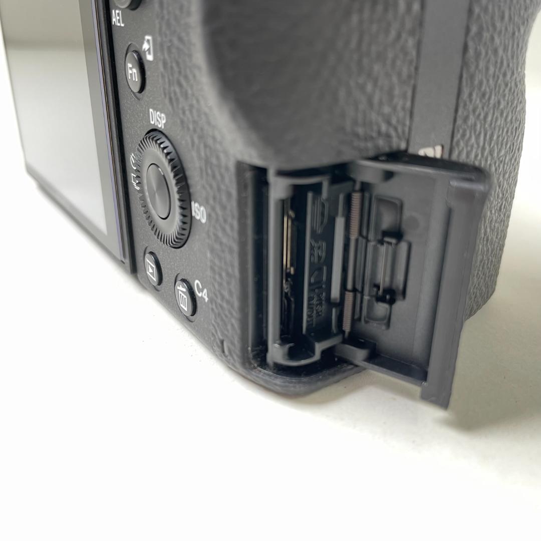 おまけ多数！！【美品】SONY　α7 II　ボディ　ILCE-7M2