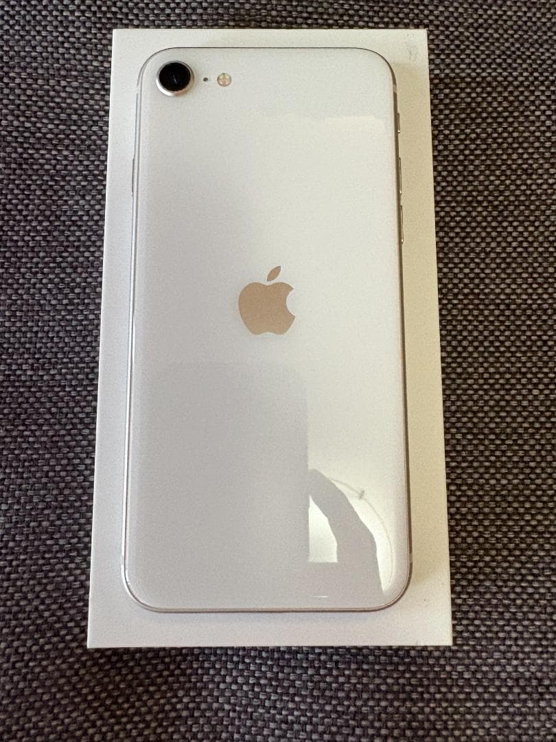 【美品】iPhone SE第3世代 64GB SIMフリー