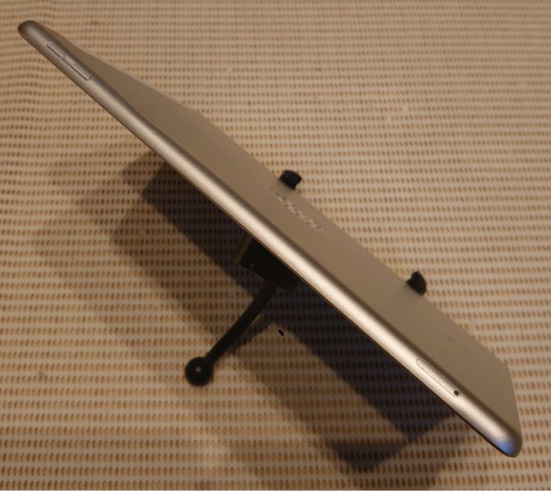 完動品SIMフリー液晶無傷iPad第5世代本体128GB送料込MPTG8