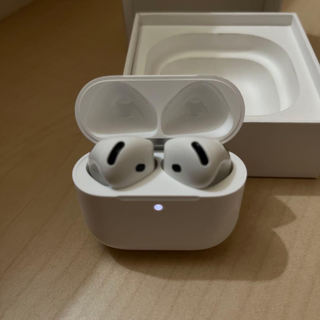 Air Pods 4世代　Active Noise Cancellation付き