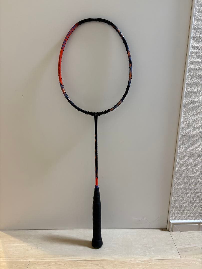 バドミントンラケット　ヨネックス　アストロクス77プロ