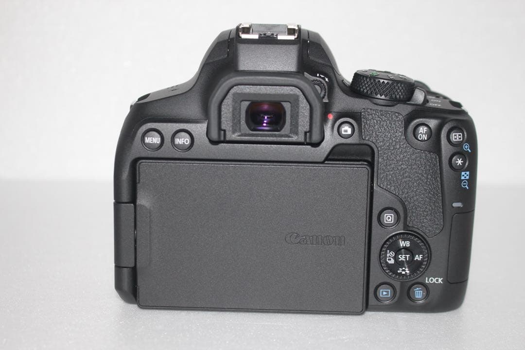 デジタル一眼レフカメラcanon kiss x10i標準&望遠&単焦点セット