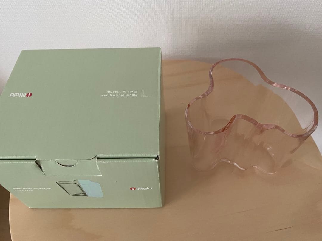 イッタラ　アアルトベース　サーモンピンク　95mm 小さな欠けあり