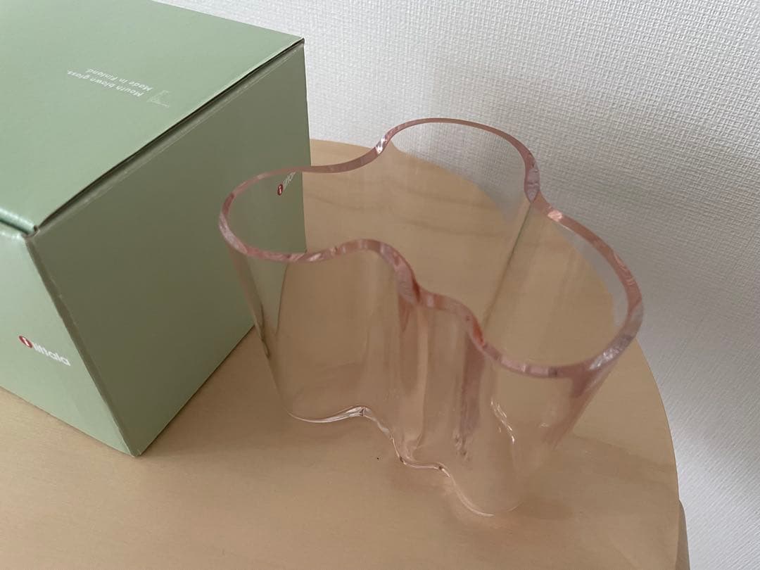 イッタラ　アアルトベース　サーモンピンク　95mm 小さな欠けあり