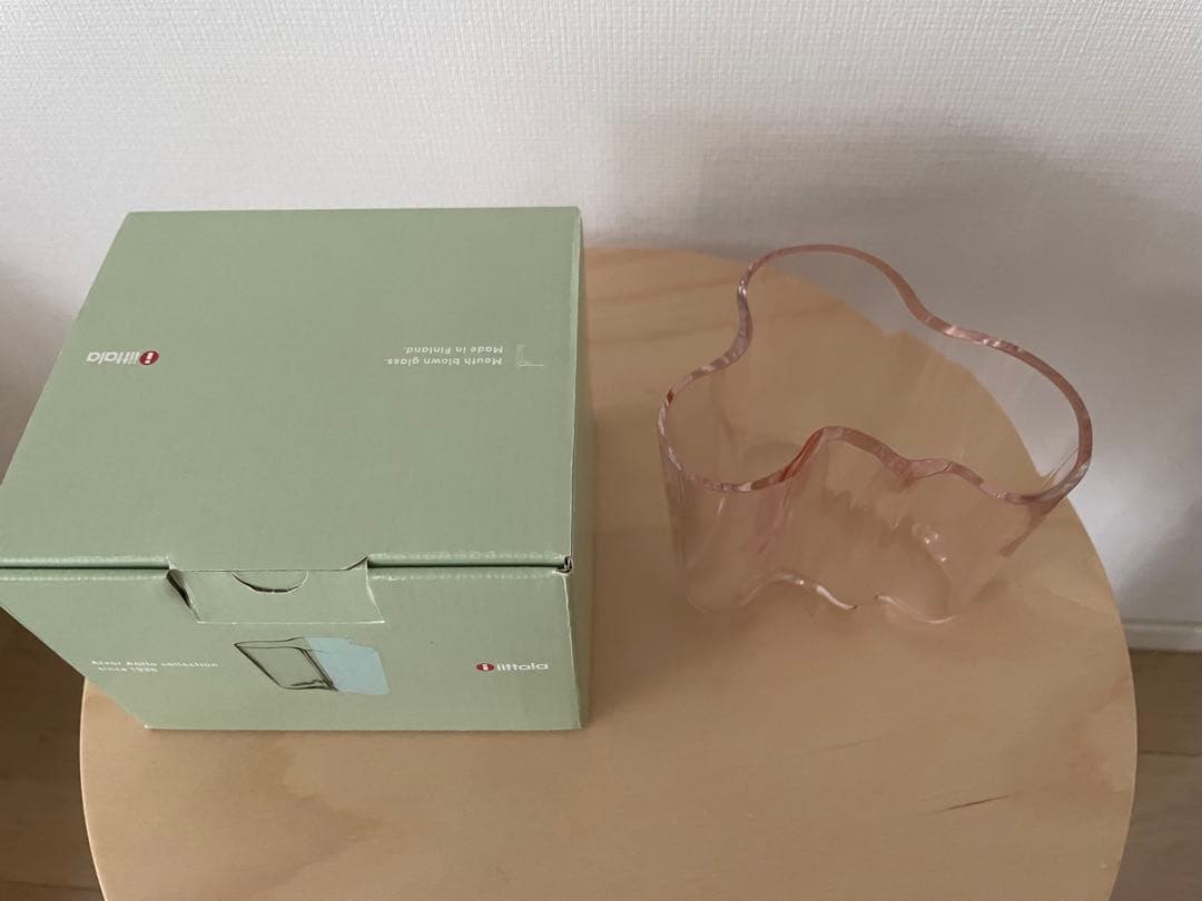 イッタラ　アアルトベース　サーモンピンク　95mm 小さな欠けあり