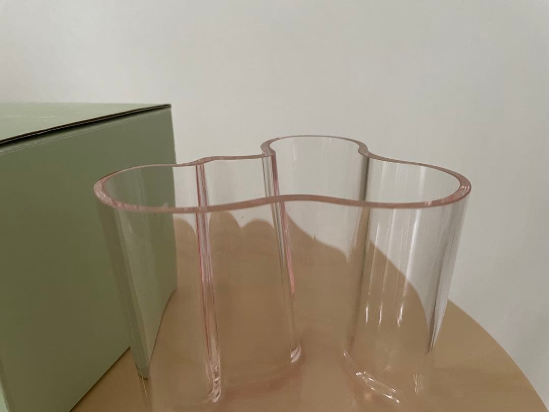 イッタラ　アアルトベース　サーモンピンク　95mm 小さな欠けあり