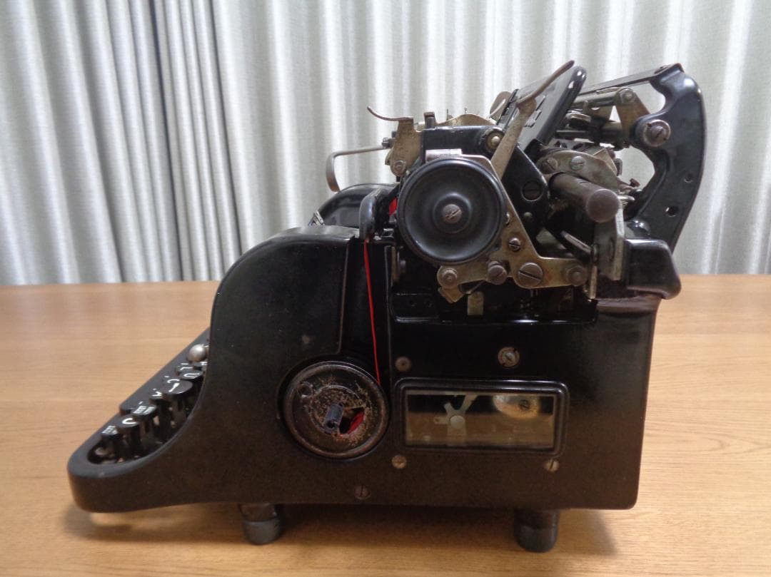 実働品　Olympia8 オリンピアタイプライター QWERTYZ配列ドイツ仕様