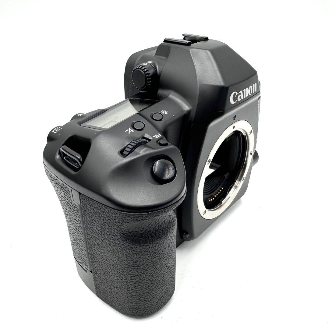 超希少！未使用 Canon キャノン EOS 3 ボディ 一眼レフ