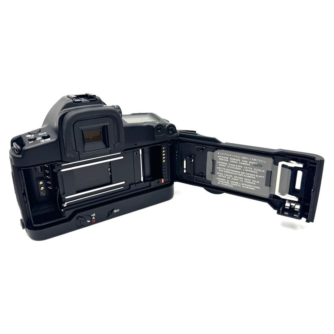 超希少！未使用 Canon キャノン EOS 3 ボディ 一眼レフ