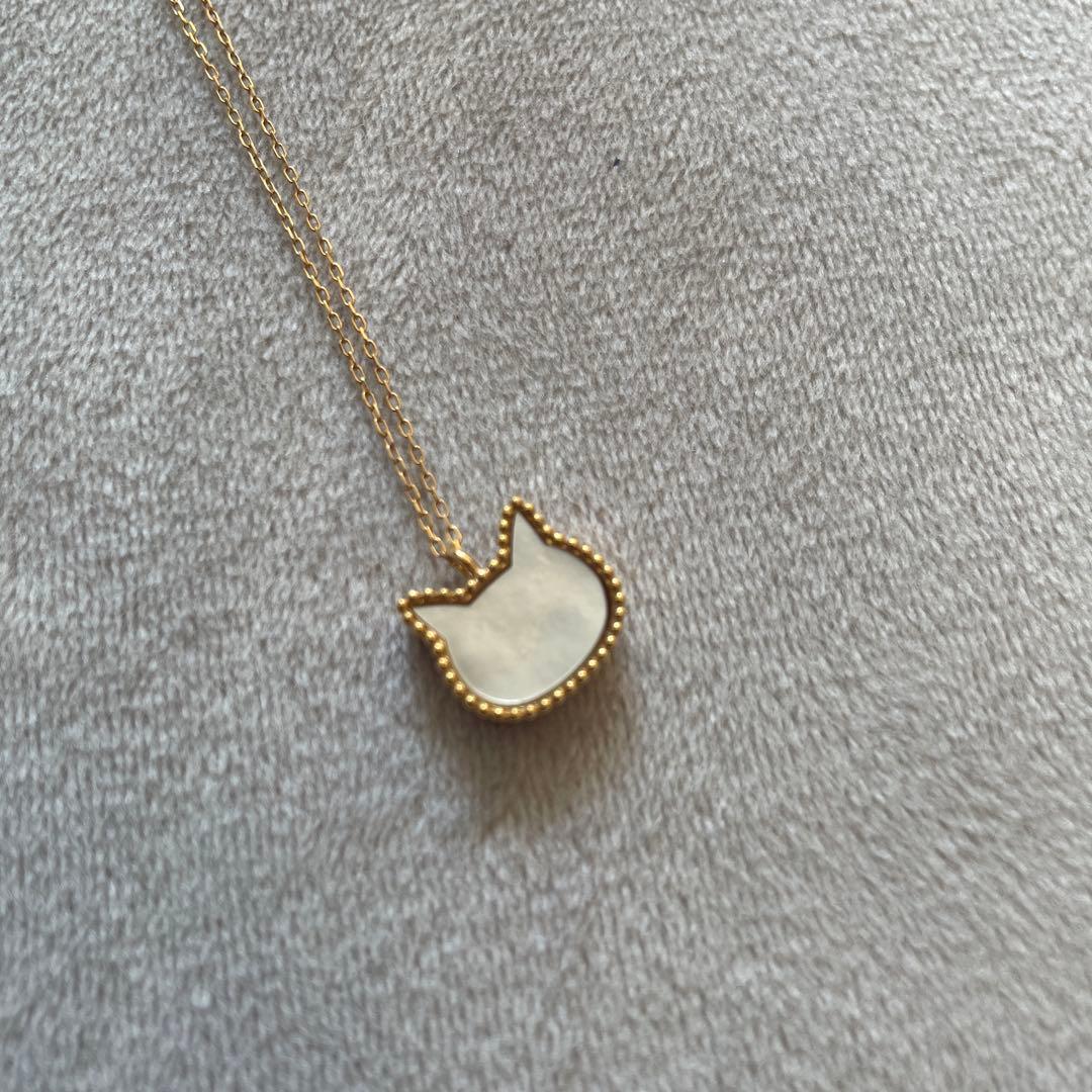 ネコ ゴールド ネックレス　白蝶貝