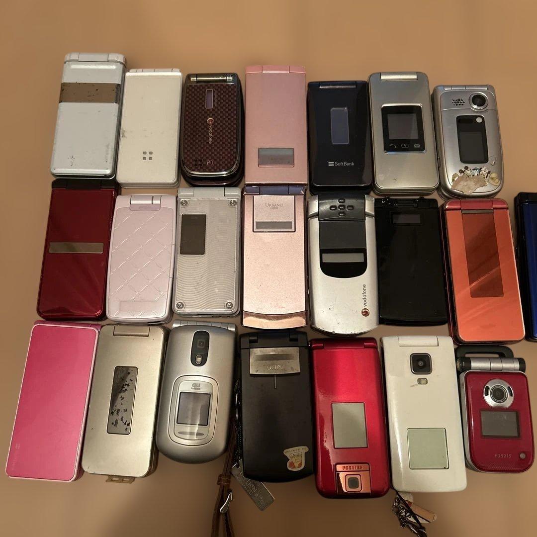 ガラケーまとめ売り　ジャンク　24台
