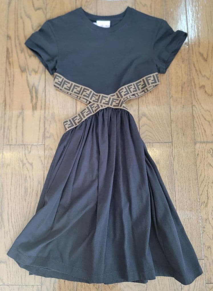 Fendi フェンディ FFロゴ カットアウトワンピース
