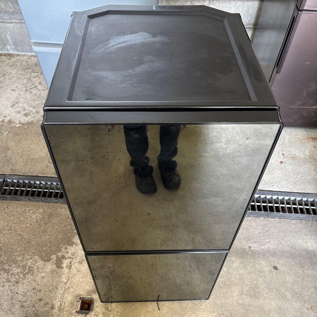 2021年製ミラー仕上げ ブラック冷蔵庫