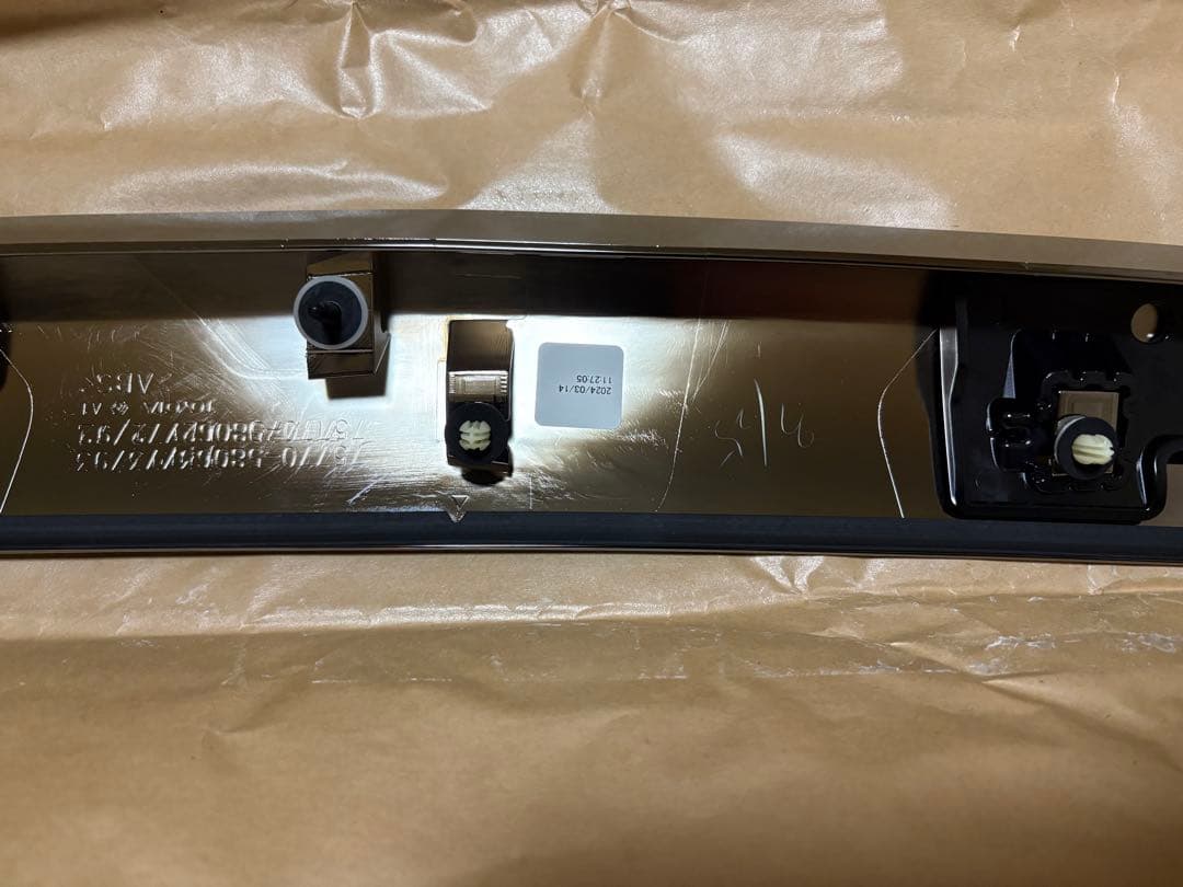 アルファード30前期特別仕様ボンネットフードモール