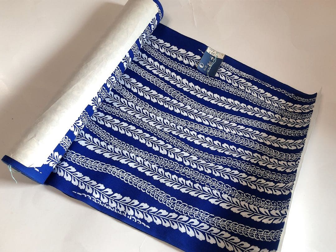 新品未使用　竺仙　浴衣反物 紺色×白しだれ藤葉模様 綿100% 高級ブランドです