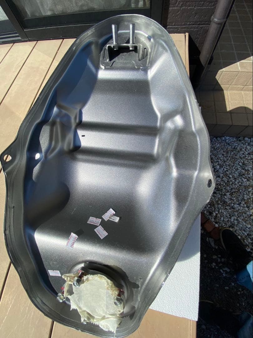 zx25r☆ガソリンタンク☆シルバーメタリック☆2024年モデル☆傷無し美品