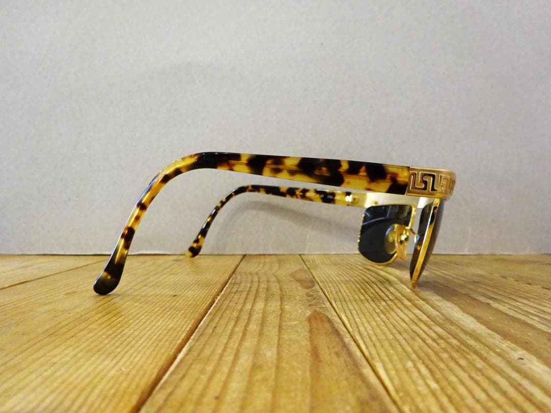 ☆希少☆ ジャンニヴェルサーチ サングラス　MOD.S 82 COL.28L