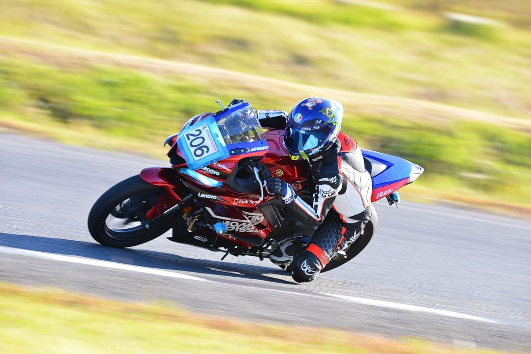 BERIK Racing Team 革ツナギ