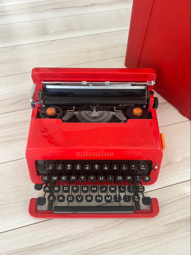 Olivetti Valentine オリベッティ バレンタイン タイプライター