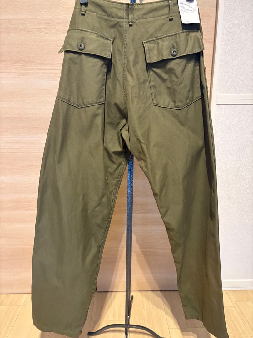 CIOTA（シオタ）スビンコットン バックサテン ベイカーパンツ