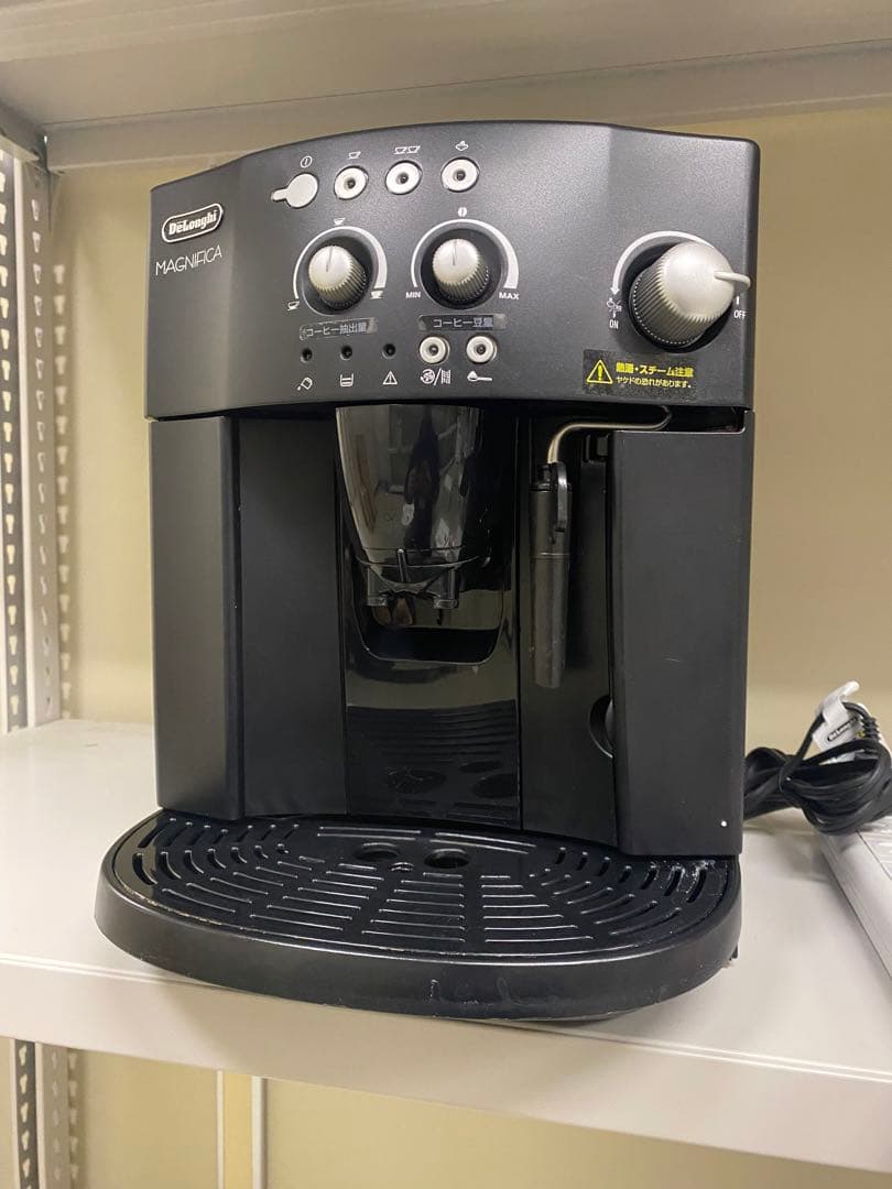 美品 デロンギ コーヒーマシン ESAM1000SJ