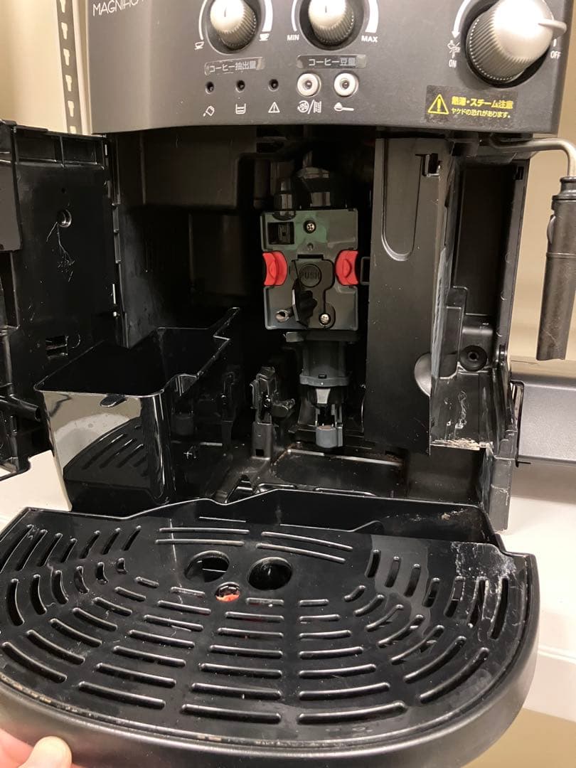美品 デロンギ コーヒーマシン ESAM1000SJ