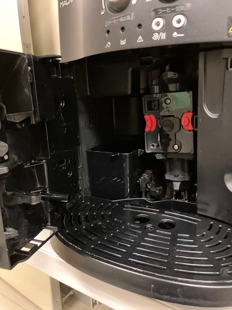 美品 デロンギ コーヒーマシン ESAM1000SJ