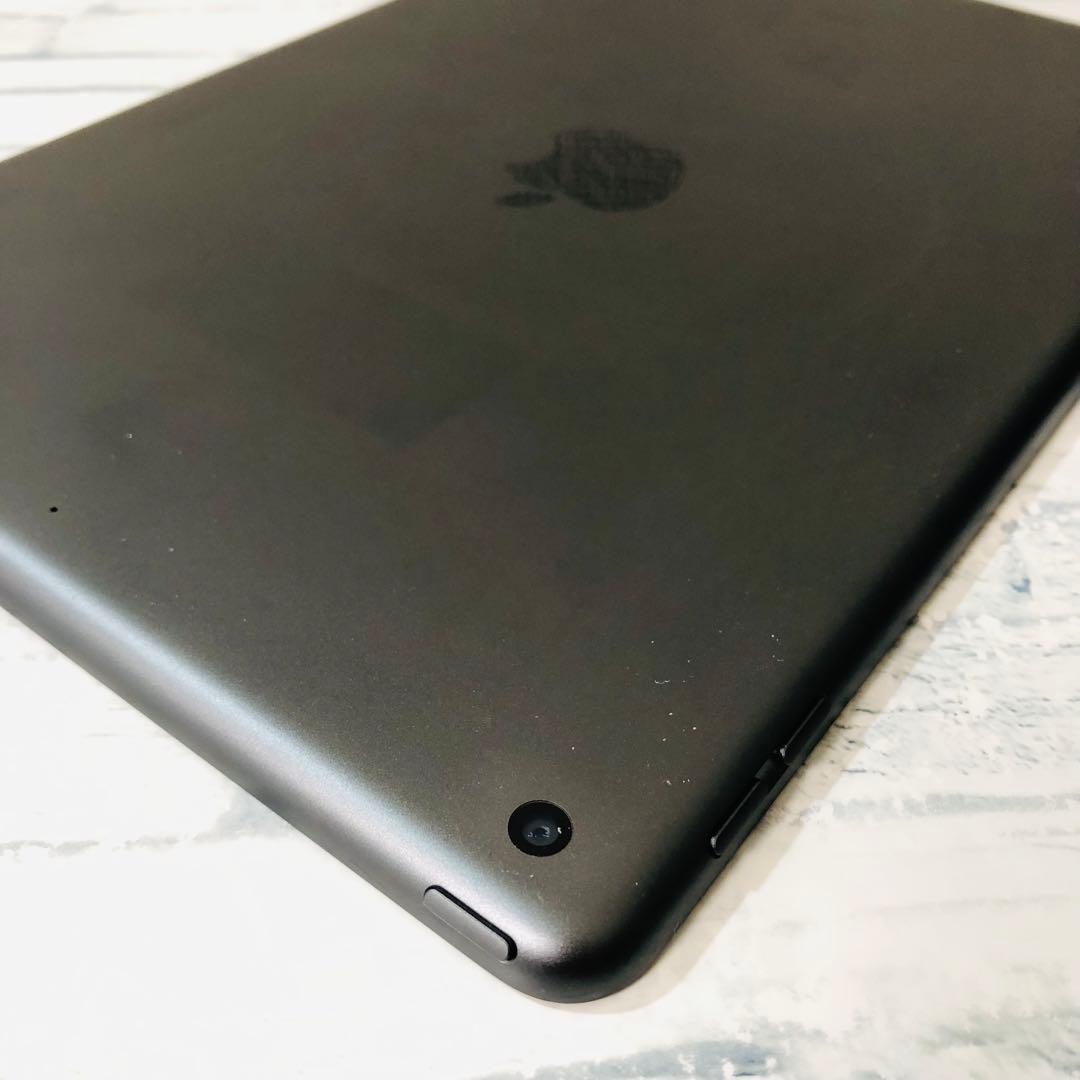 iPad 第7世代 32GB 付属品完備 wifiモデル　管理番号：239