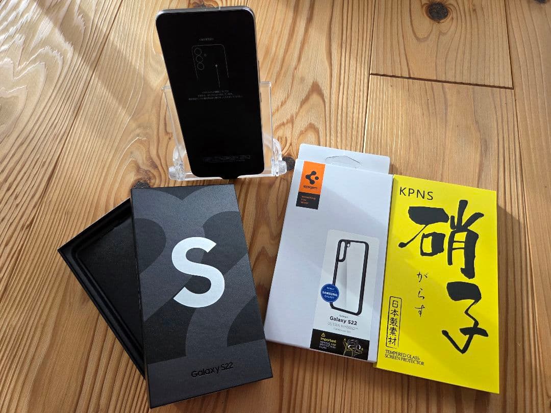 Samsung Galaxy S22 本体 ホワイト simフリー au版 美品