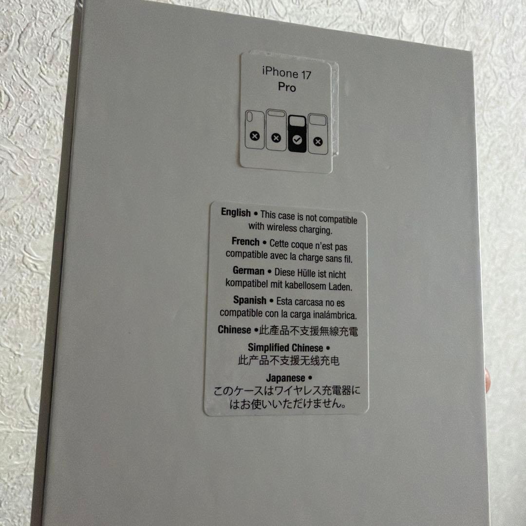 RIMOWA iPhone17 pro ケース　ブラック