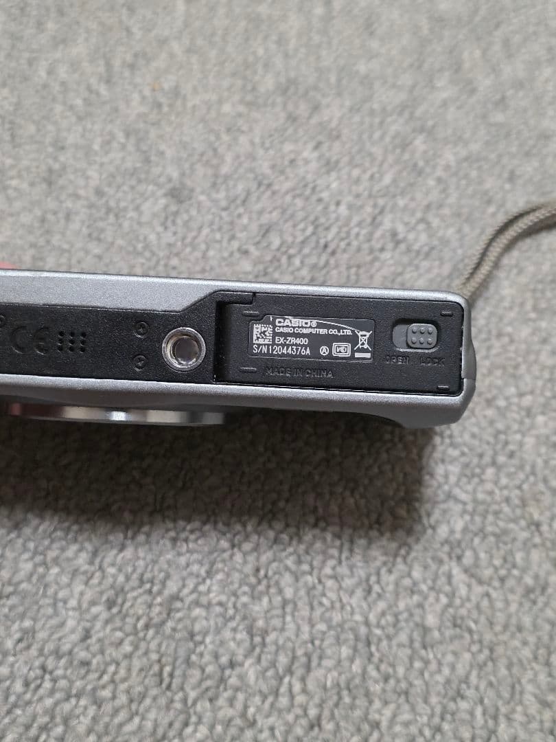 CASIO EXILIM EX-ZR400コンパクトデジタルカメラ