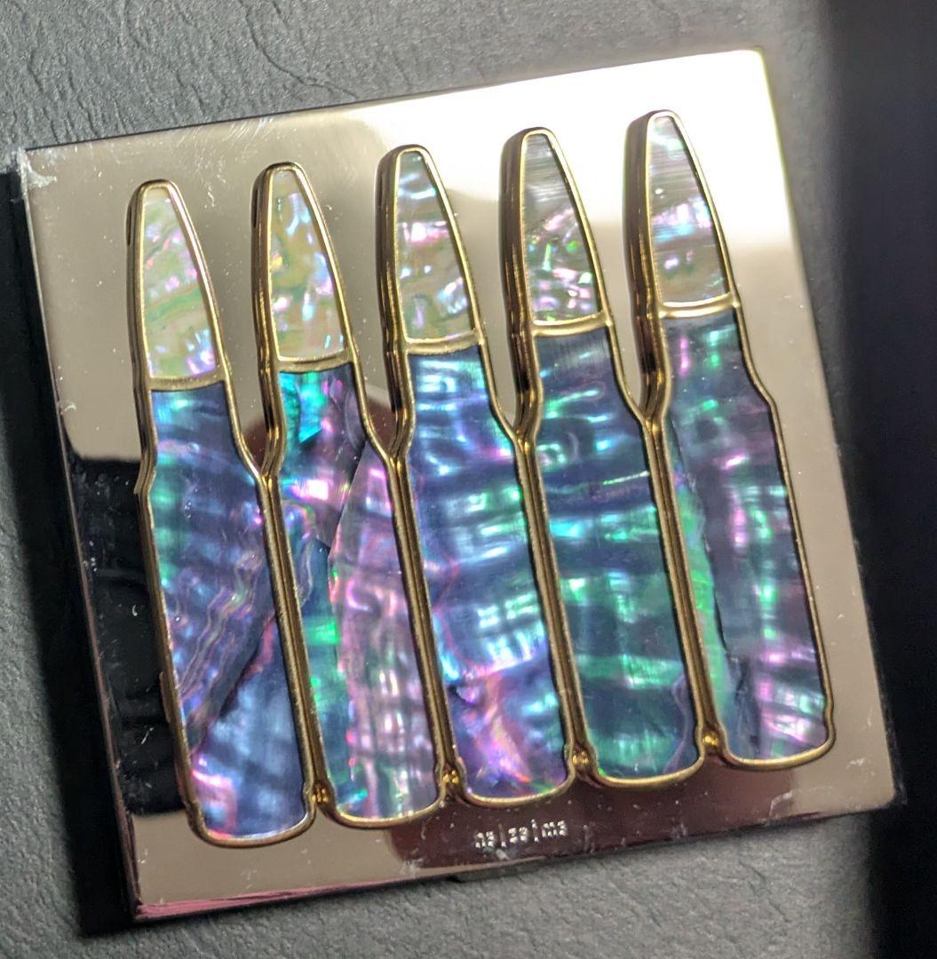 ハザマ hazama 惹きずり込まれる運命のアイシャドウ