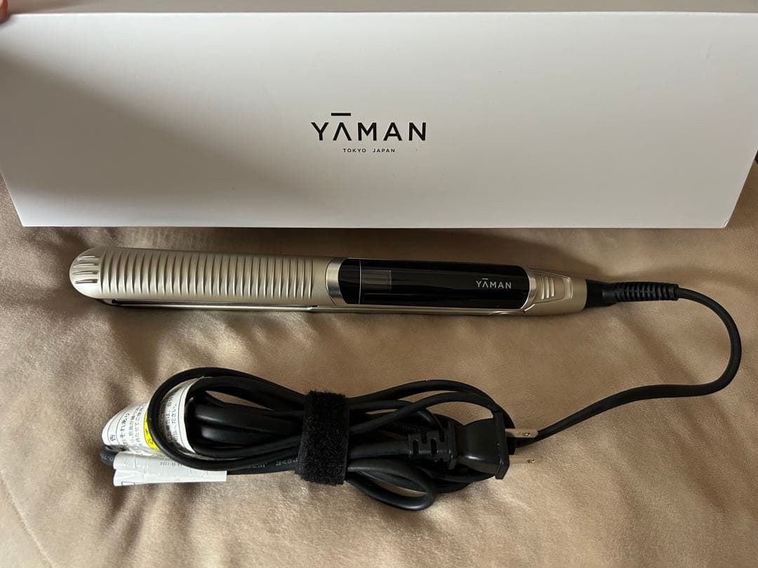 【ほぼ未使用】ヤーマン　ストレートヘアアイロン