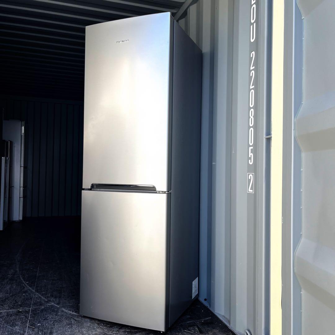 76取付無料！海外風デザインスタイリッシュシルバー大容量307L冷蔵庫！洗濯機