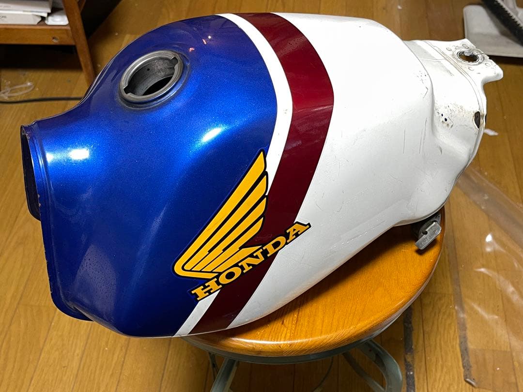 【24日まで値下げ】HONDA 　ホンダ　FTR 純正タンク　美品　トリコロール