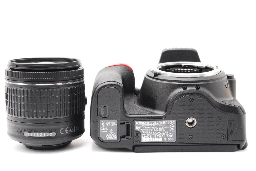 ショット数1949回✨美品Bluetooth搭載✨Nikon D5600 ダブル