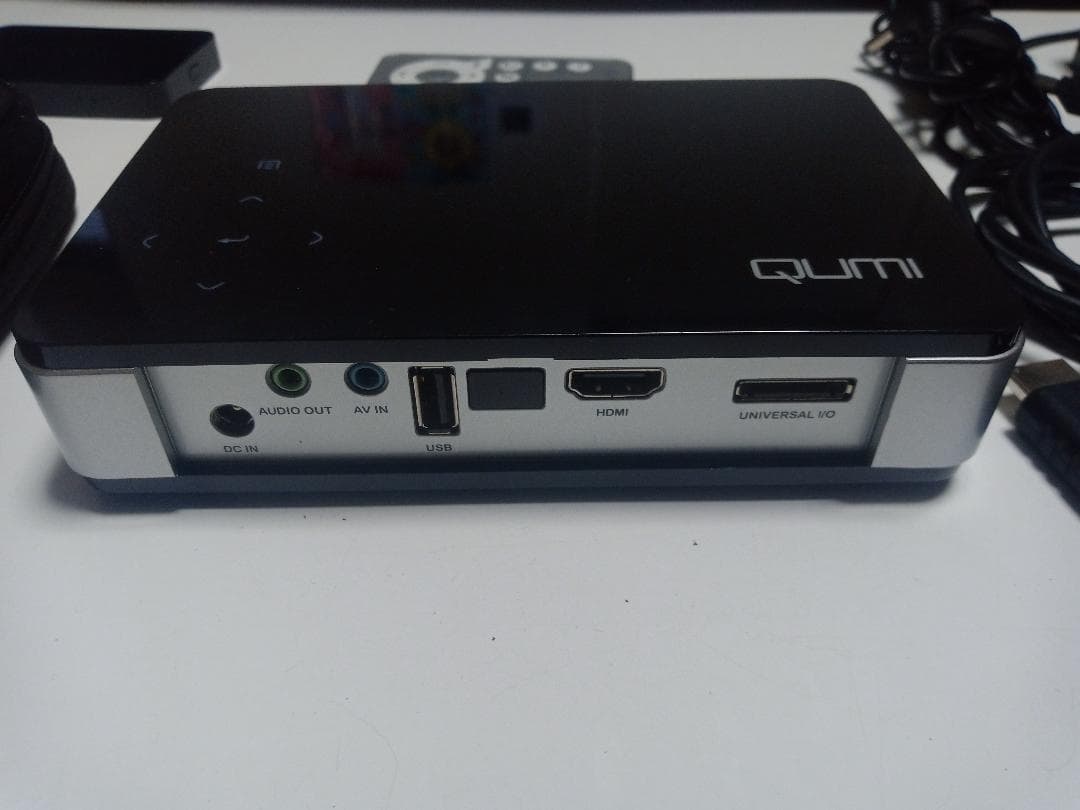 QUMI Q5 ミニプロジェクター + ホームシアターセット