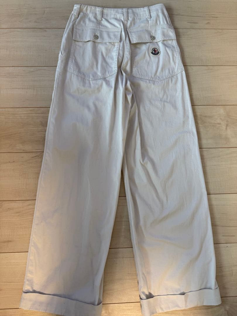 は*ん様 MONCLER アイボリー パンツ M