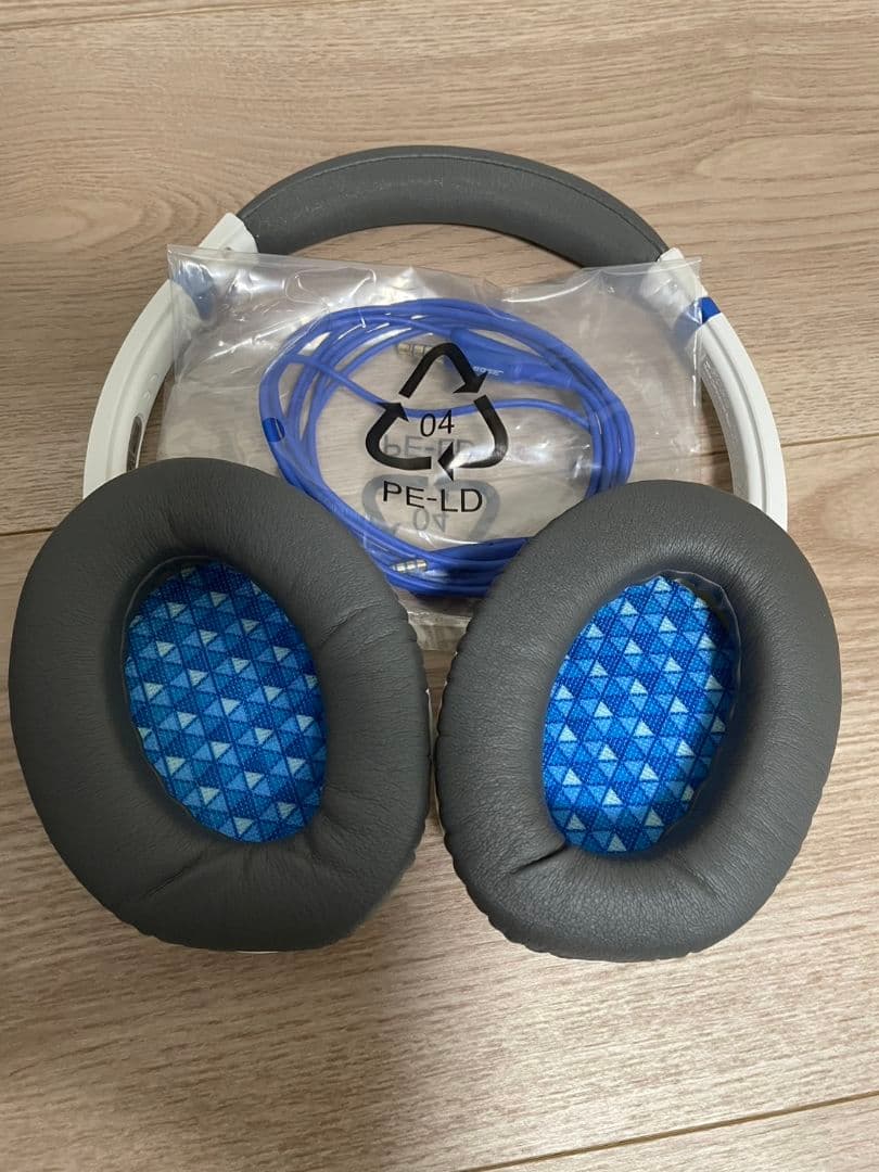 BOSE ヘッドフォン　Sound True　白 青