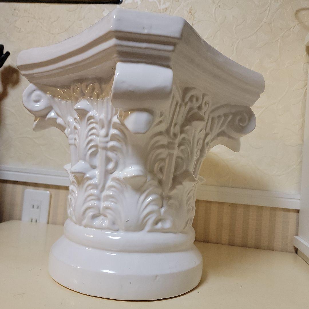 ギリシャ神殿の細工が素敵な花台　コラムスタンド　フラワースタンド　台座